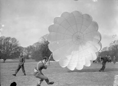 Polish Parachuter at Lundin Links