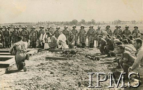 Burials at Pahlevi 1942