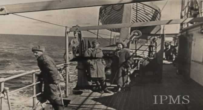 The Astrakhan 02 - Sailors & Airmen - Web The Astrakhan 02 - Sailors & Airmen - Web